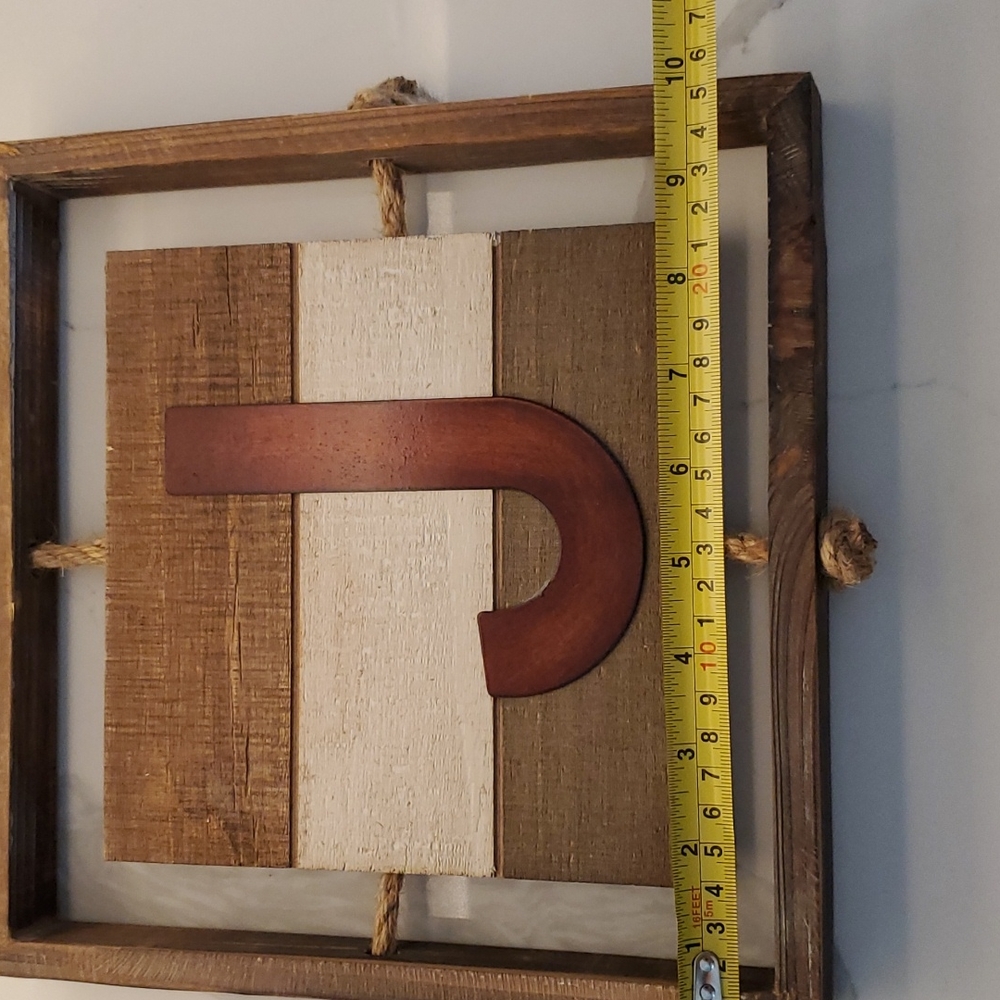"J" Rustic sign - Picture 3 of 5